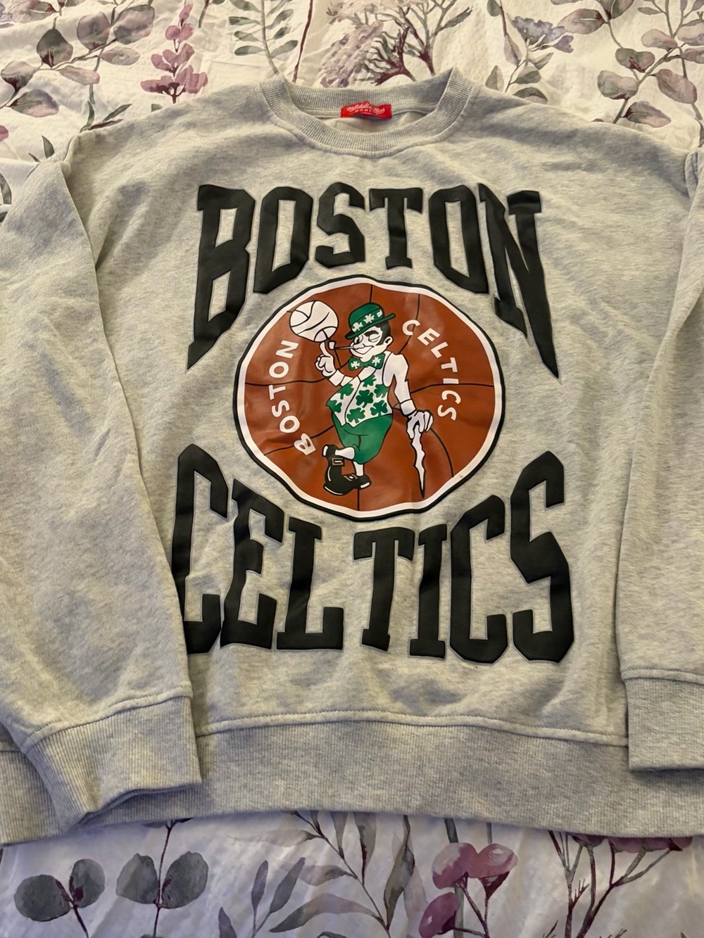 Boston Celtics Gray Graphic Crewneck Sweatshirt